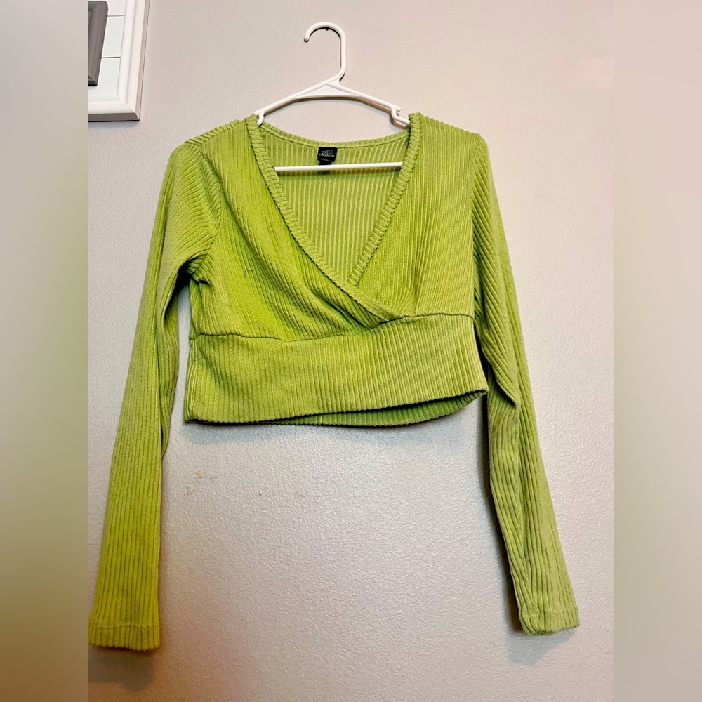 Color: Green. Brand: wild fable. Long sleeve green top. Size: Large